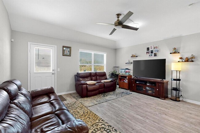 Building Photo - 112 Palo Duro Ct
