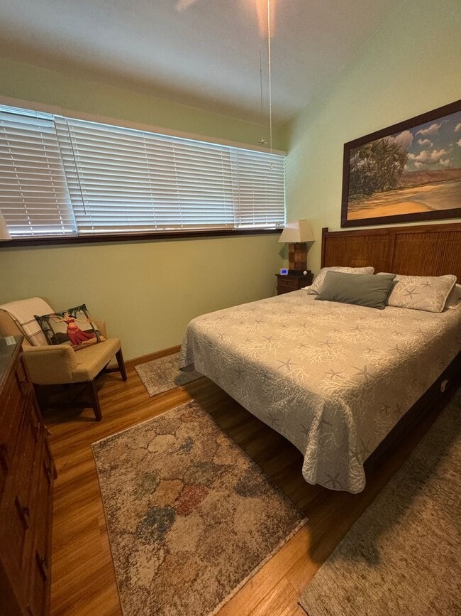 Building Photo - 2BR/1BA Penthouse with ocean view