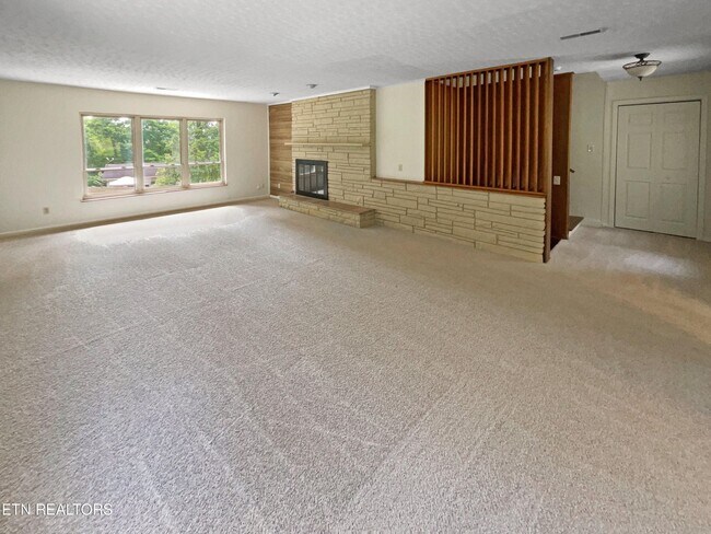 Building Photo - 5802 Tazewell Pike
