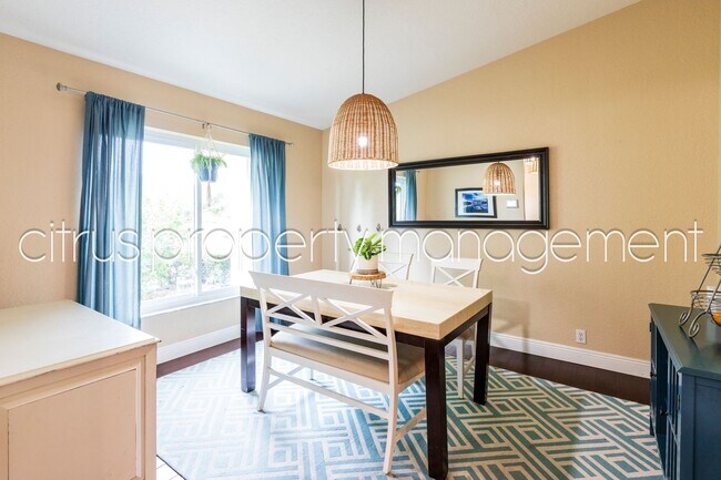 Building Photo - Rare 4/2 Home in Edgewood