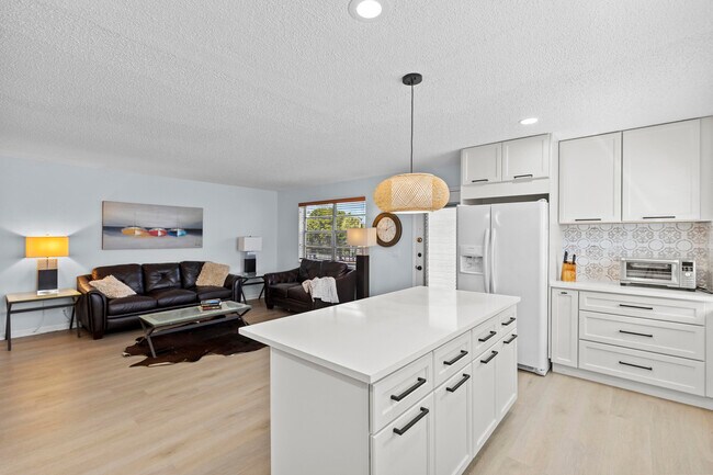 Building Photo - 74 Normandy Ln