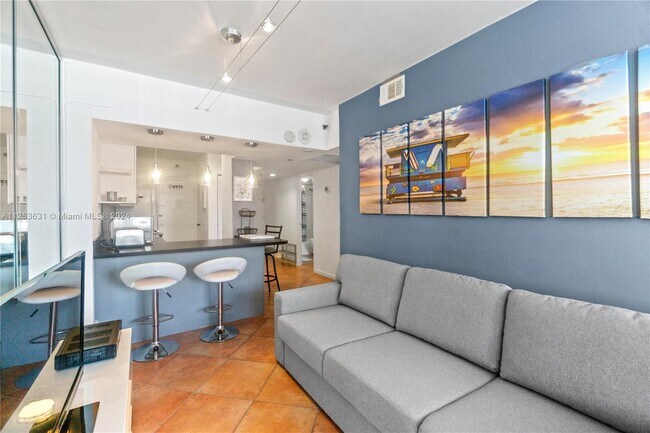 Building Photo - 100 Lincoln Rd