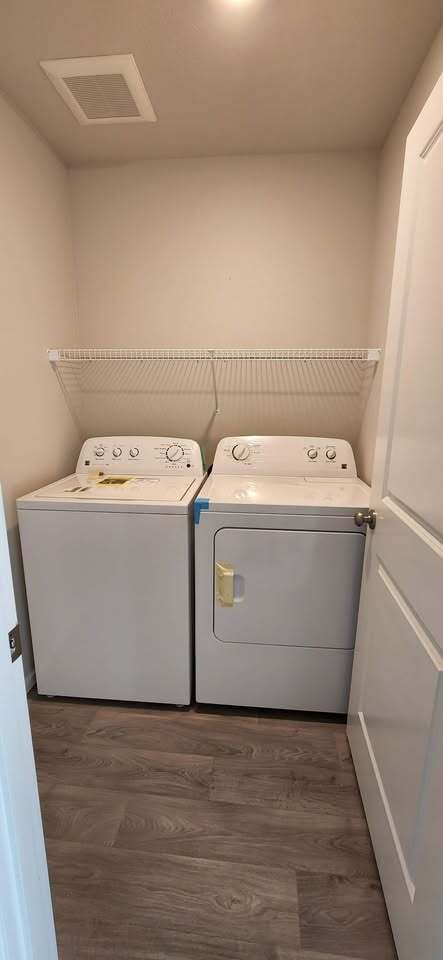 Foto del edificio - 2215 Livesay Ln