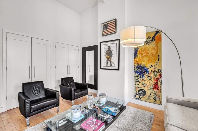 Foto del edificio - 310 E 46th St