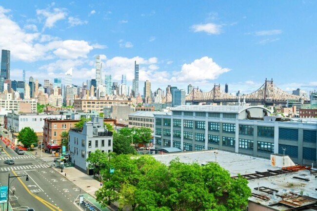 Building Photo - 2 bedroom in Long Island City NY 11101