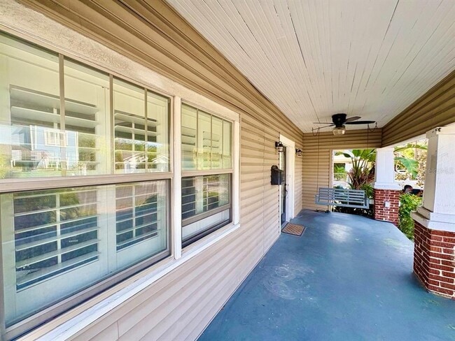 Building Photo - 302 W Haya St