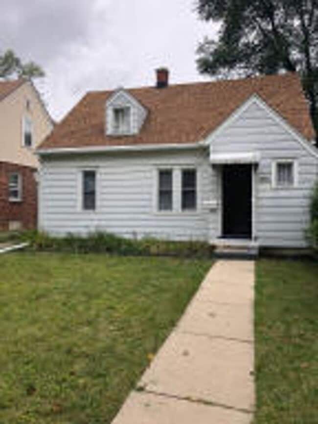 Building Photo - 4843 N 72nd St
