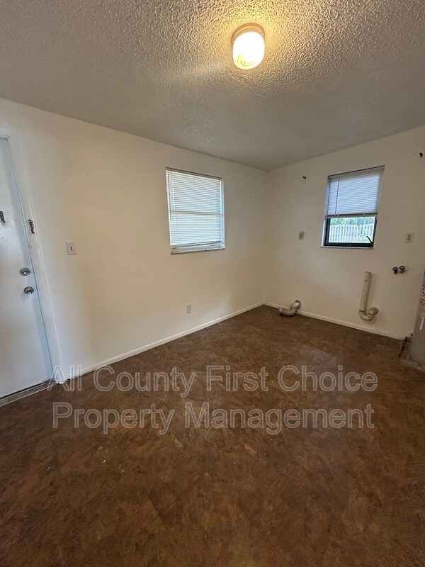 Building Photo - 13135 Washington Ave