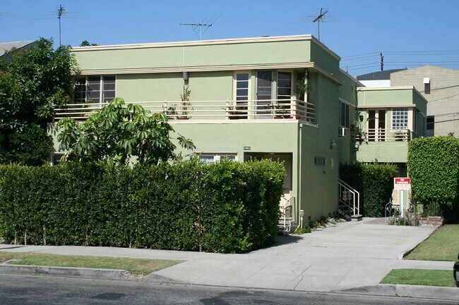 Building Photo - 839 N Alfred St