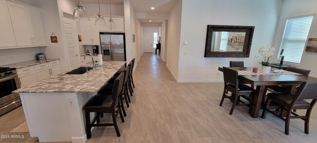 Foto del edificio - 19610 W Avalon Dr