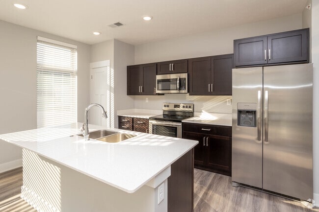 2BR, 2BA - Pinnacle - 29South