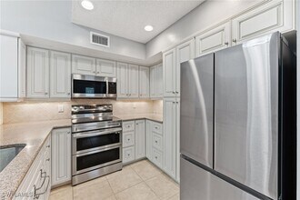 Building Photo - 1210 Wildwood Lakes Blvd