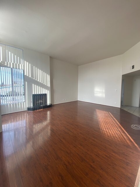 Foto principal - 4343 Whitsett Ave