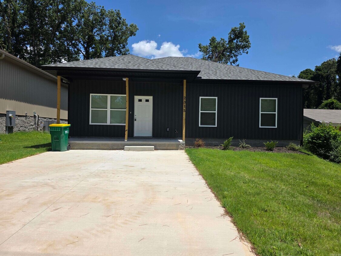 Foto principal - 2315 Nichols Rd