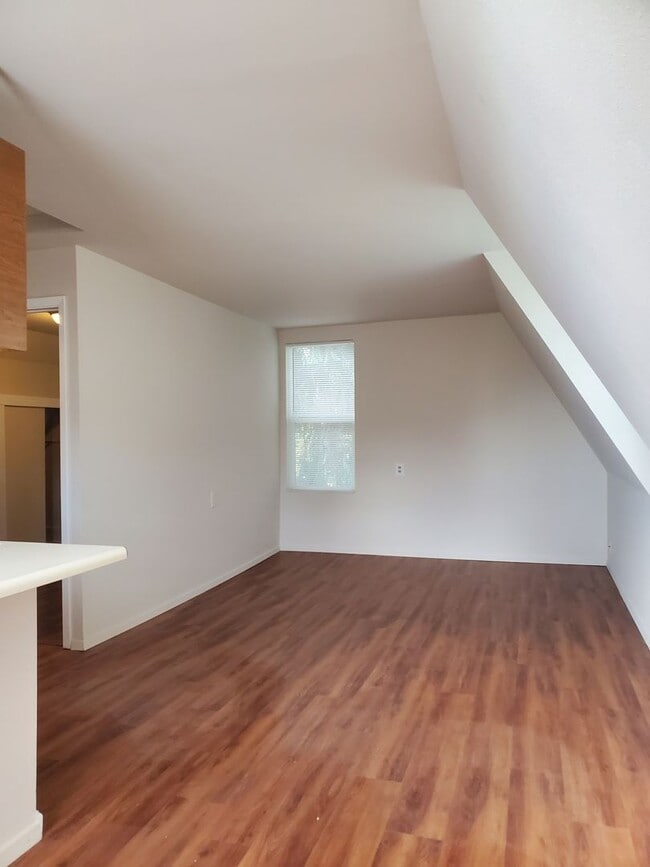 Building Photo - JYG: 3414 Duplex