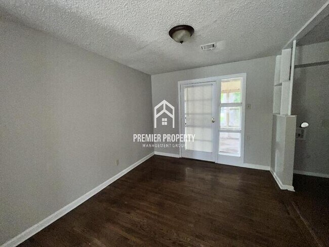 Foto del edificio - 4777 Helene Rd