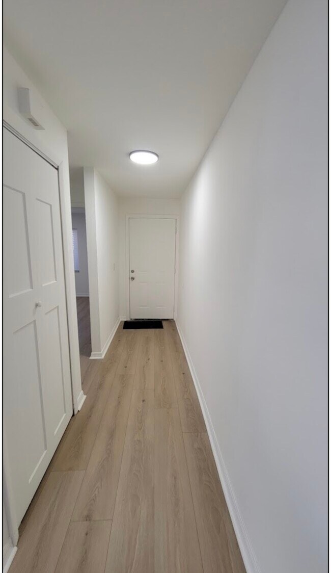 Pasillo - 2734 Hunt Club Ln