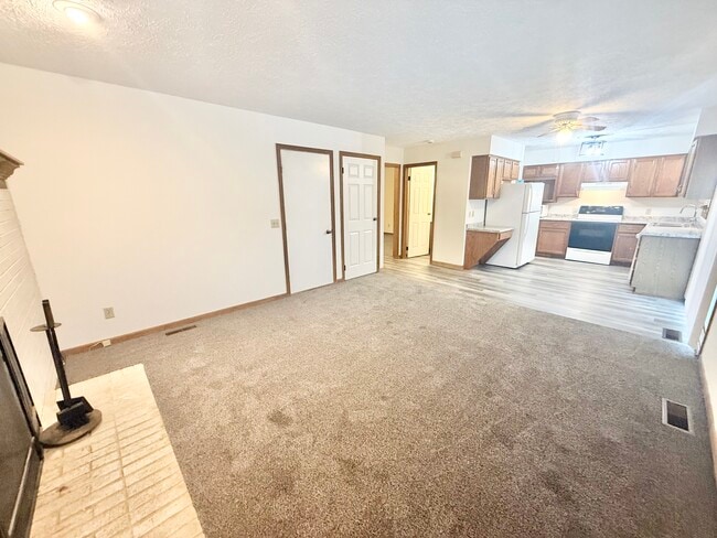 Foto del edificio - 5945 Frank Ave NW