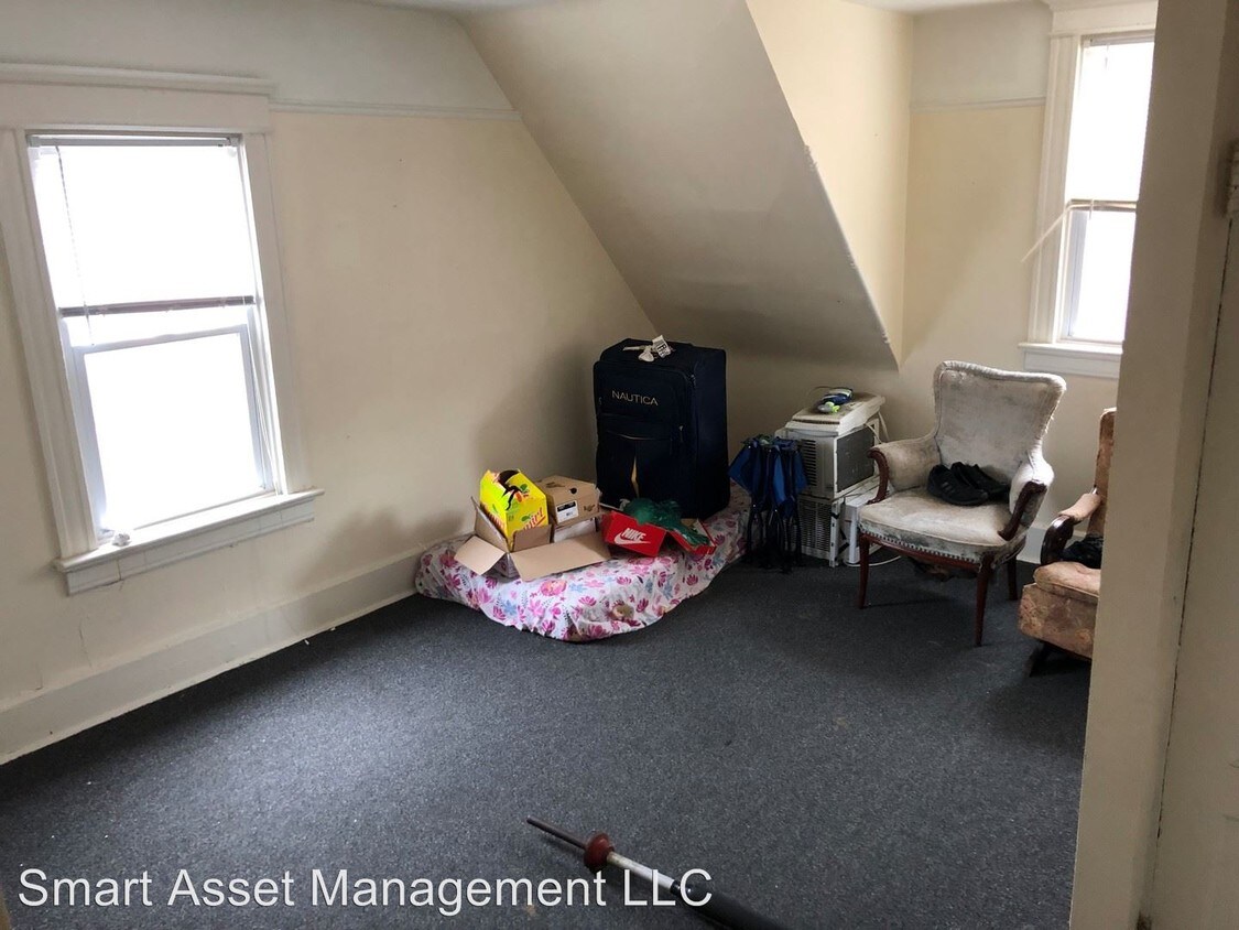 Foto principal - 2846-2848 N Holton St