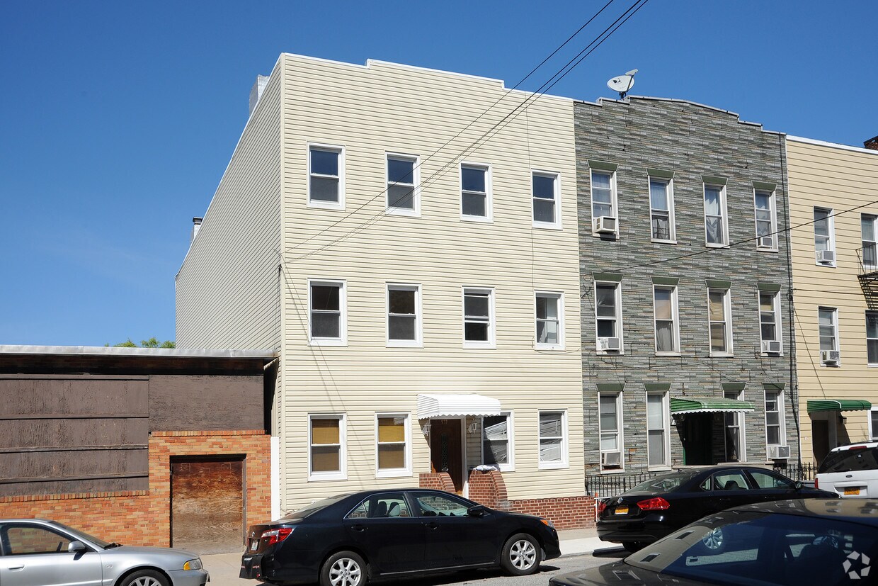 Primary Photo - 533 47th Rd