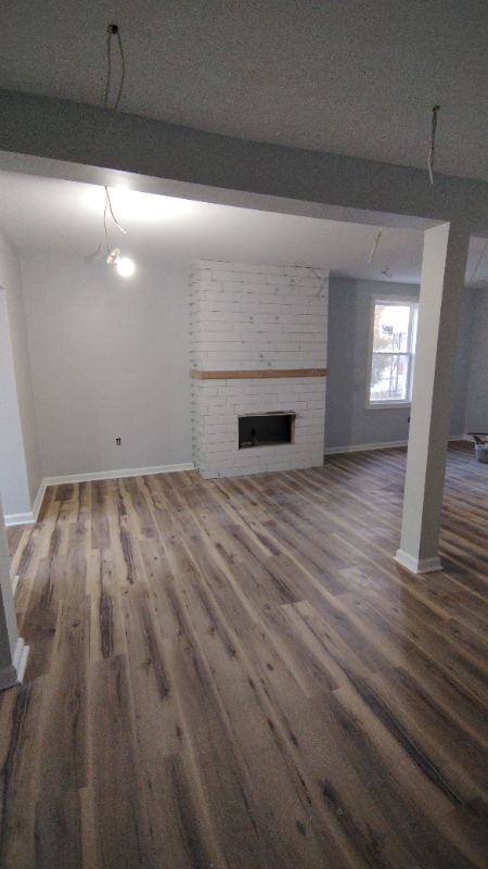 Building Photo - 1000 Main Ave