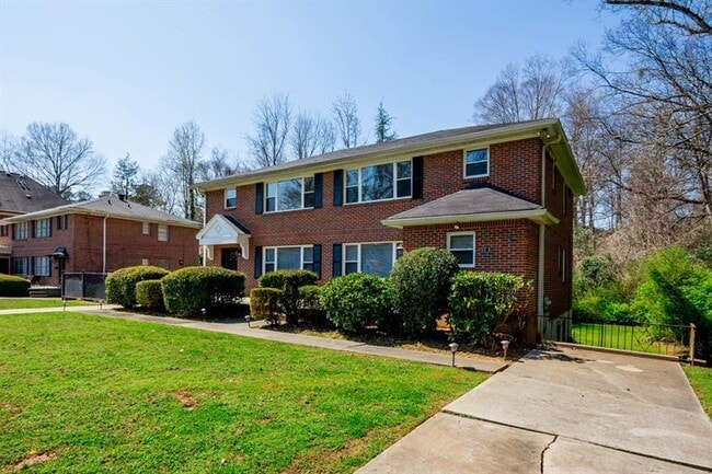 Building Photo - 1536-1538 Beech Valley Way NE