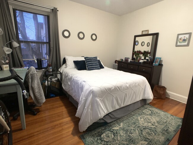 Building Photo - 123 Park St