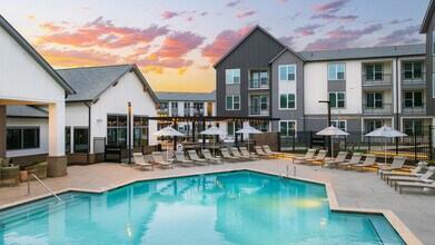 Building Photo - Elan Capital Hills