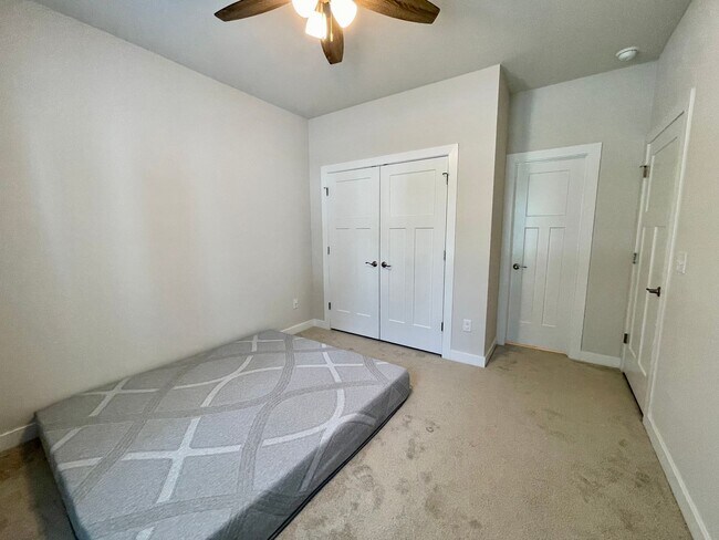 Foto del edificio - 1223 Richwood Ave