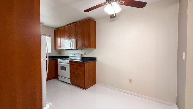 Building Photo - 4085 Idaho St