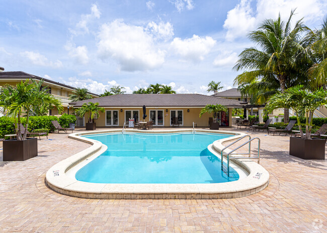 Área de piscina - Legacy at Dadeland