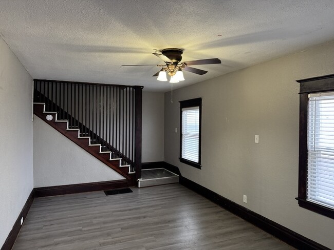 Foto del edificio - Move-In Ready Gem: Spacious 3-Bedroom, 1-B...