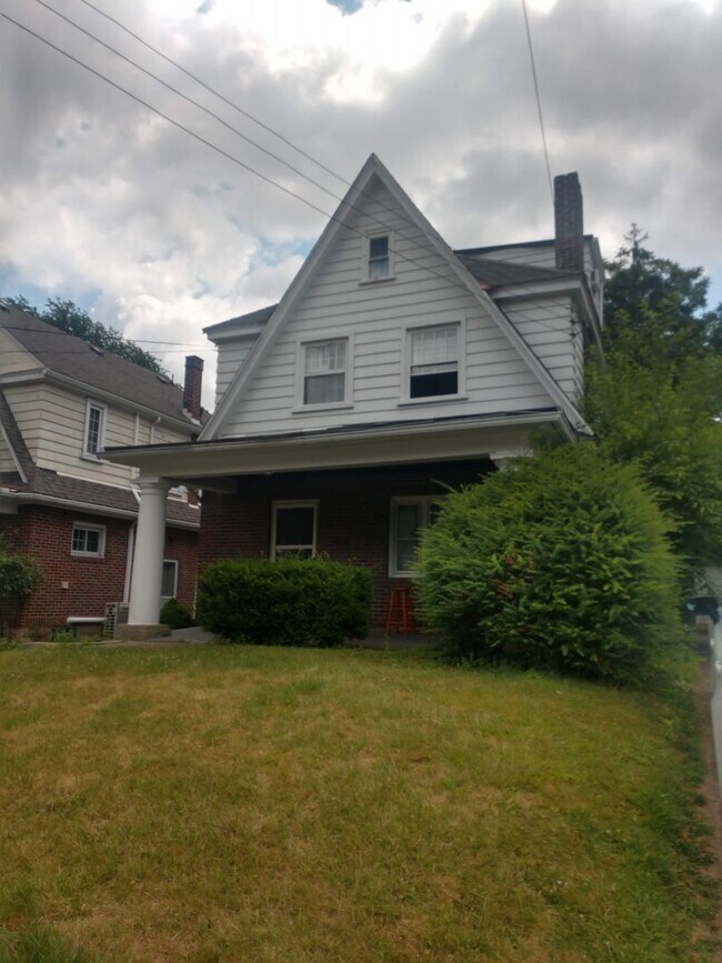 Foto del edificio - 6628 Wilkins Avenue