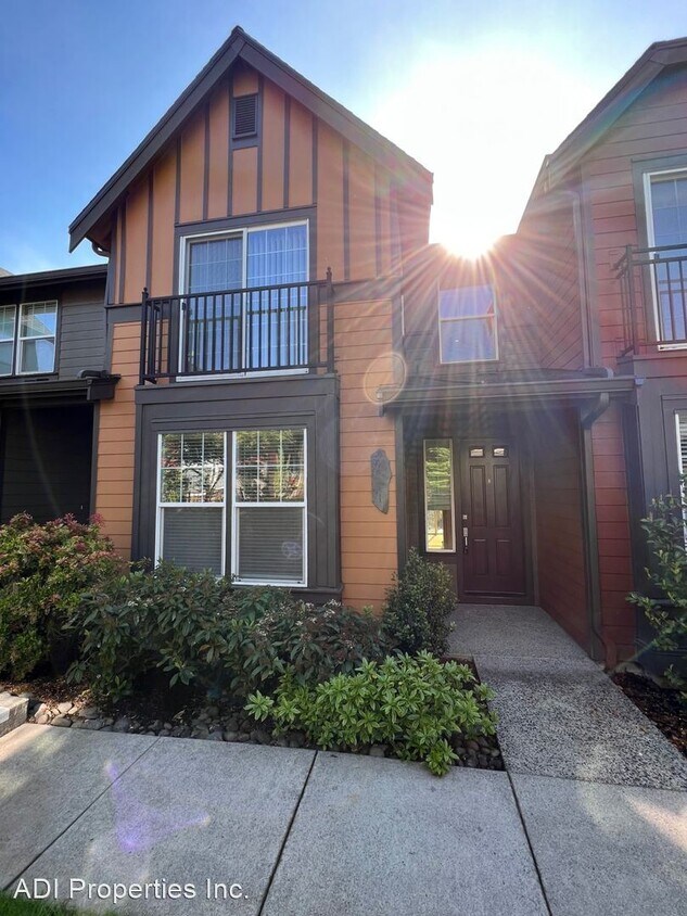 Foto principal - 2 br, 2.5 bath House - 7111 NE Rocky Brook...