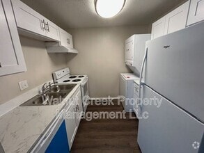 Building Photo - 5520 Beavercrest Dr