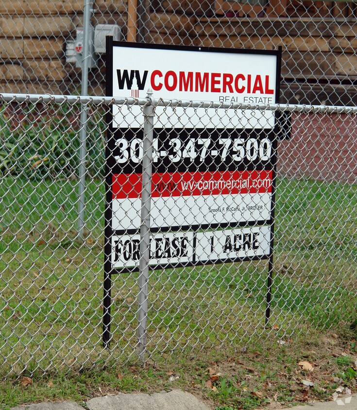 Building Photo - 228 Shelton Ave