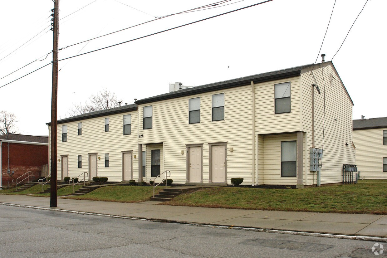 Building Photo - 910-926 E Madison St