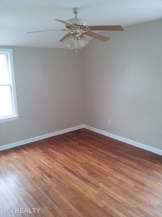 Building Photo - 2 br, 1 bath House - 2371 HOMEWOOD DR