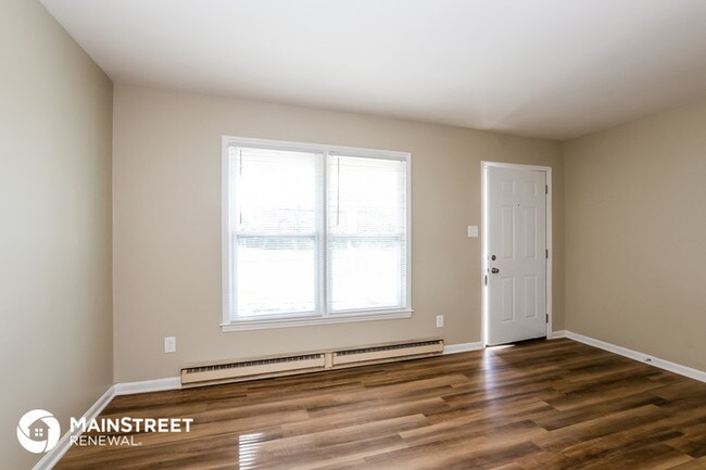 Building Photo - 418 W Arrowood Rd