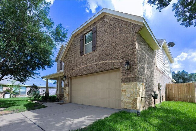Building Photo - 26027 Chapman Falls Dr