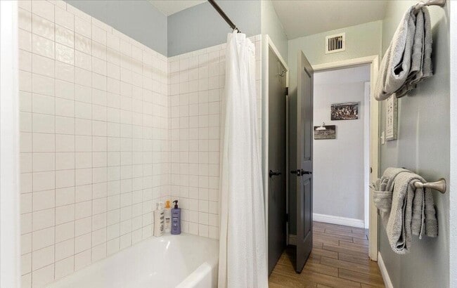 Building Photo - 8401 E Bonita Dr