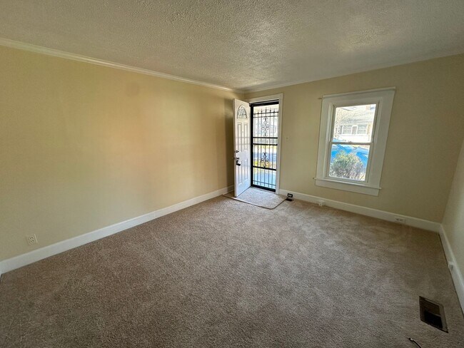 Foto del edificio - 1302 Highland Ave