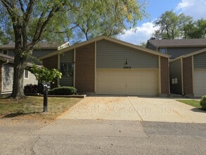Building Photo - 39875 N Golf Ln