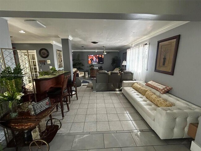 Building Photo - 3 bedroom in Miami Gardens FL 33169