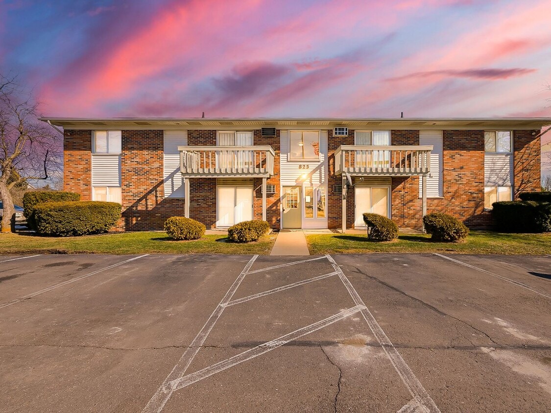 Photo - 825 South Grand Avenue