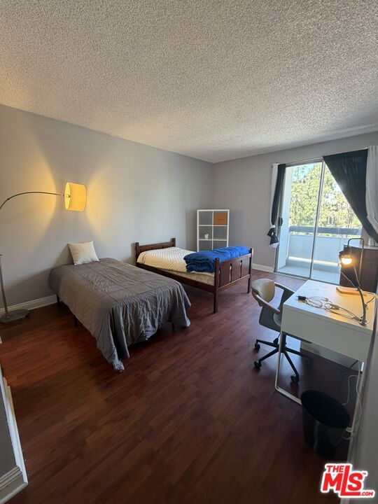 Foto del edificio - 321 S San Vicente Blvd