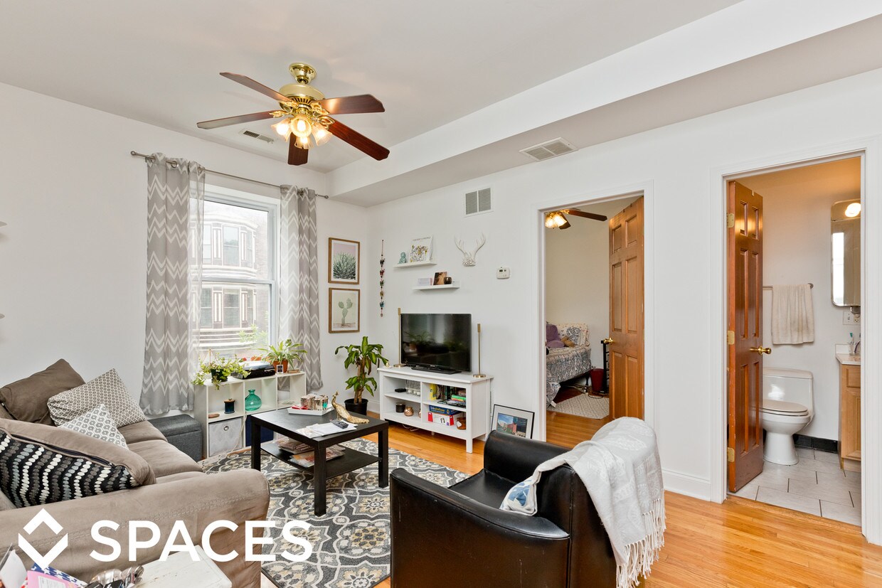 Foto principal - 1052 W Roscoe St