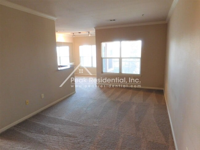 Building Photo - Bridgefield Condos - Spacious Antelope 3bd...