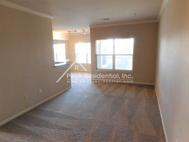 Foto del edificio - Bridgefield Condos - Spacious Antelope 3bd...
