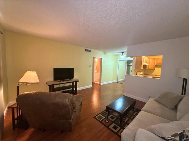 Foto del edificio - 2171 NE 66th St